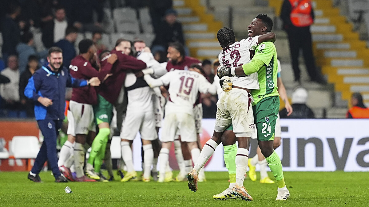 Puanını 28'e yükselten Trabzonspor 3. sırada yer aldı ve lider Galatasaray ile arasındaki puan farkını 4'e indirdi. 