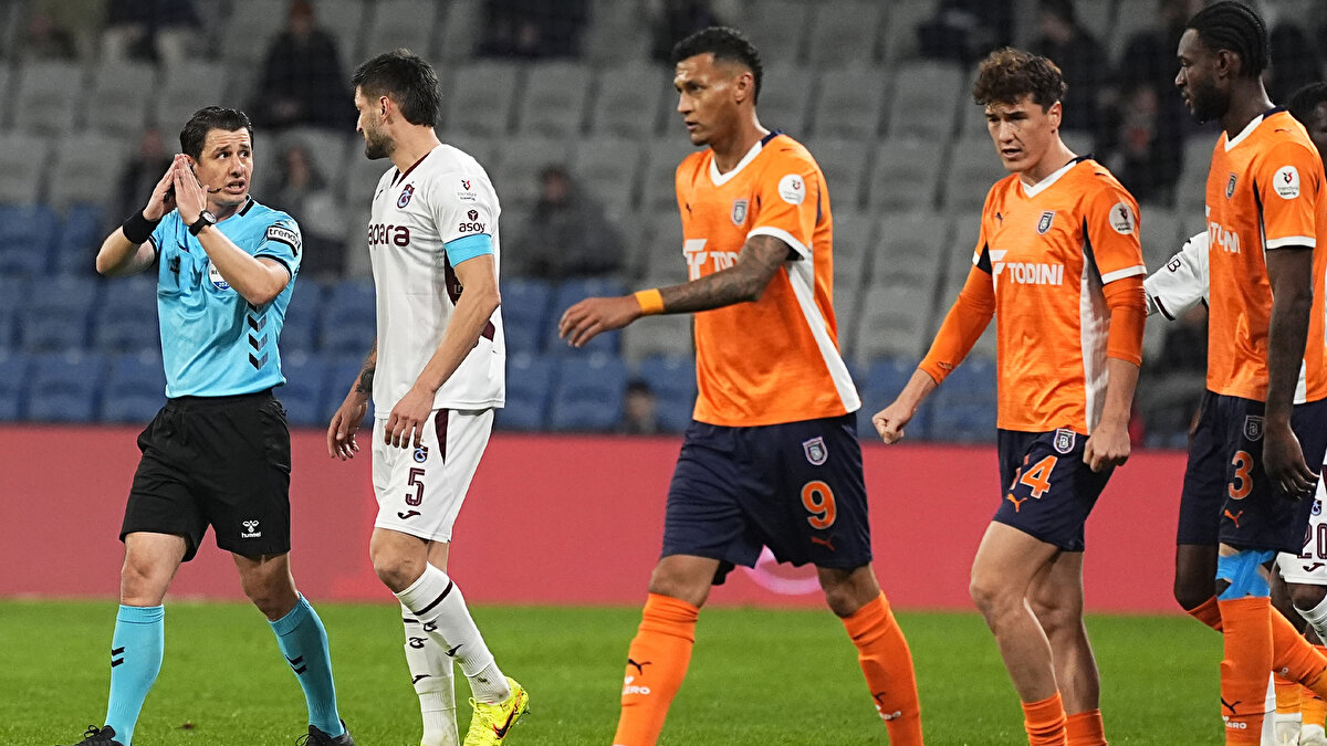 Eski hakem Mustafa Çulcu, hakem Halil Umut Meler'i sert sözlerle eleştirdi. 