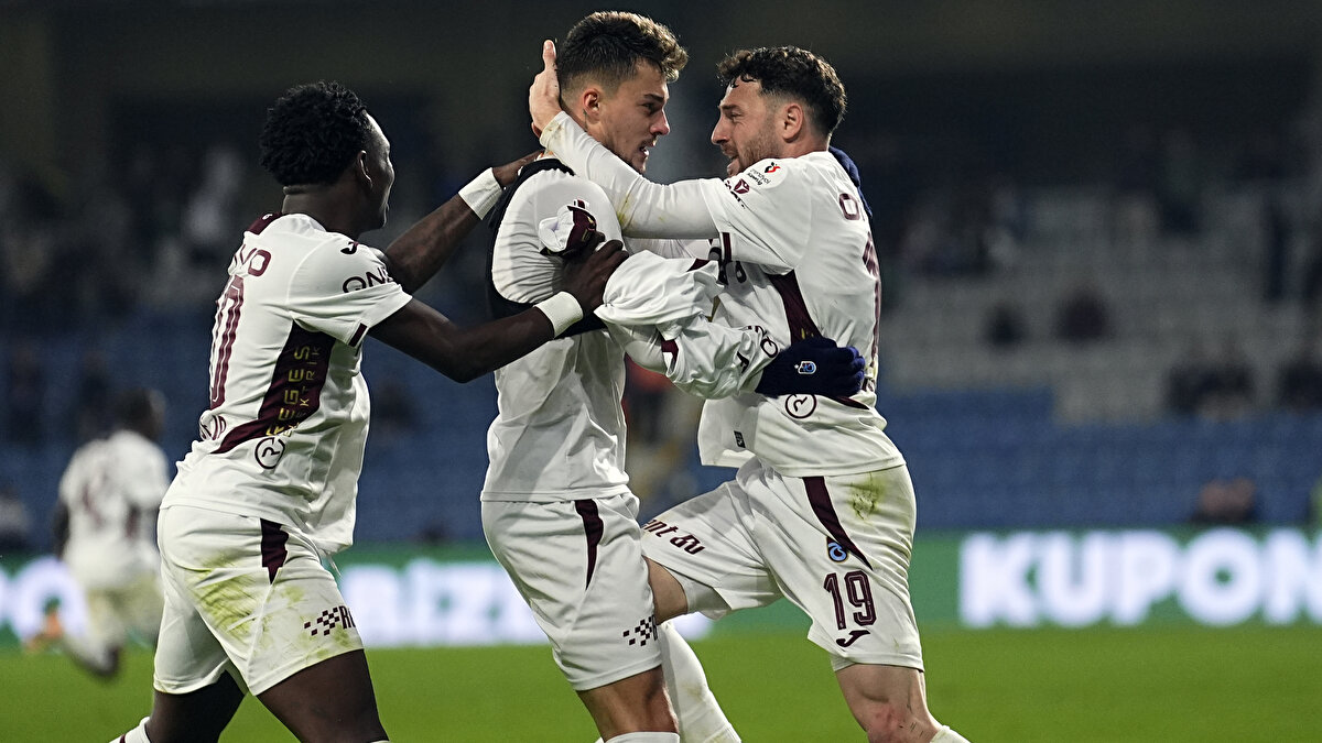 Süper Lig’de 13. Hafta heyecan sona erdi. Zirve yarışına tutunan Trabzonspor deplasmanda Başakşehir’i Muçi’nin uzatma dakikalarında attığı golle 4-3 mağlup ederek kritik bir galibiyet imza attı. 