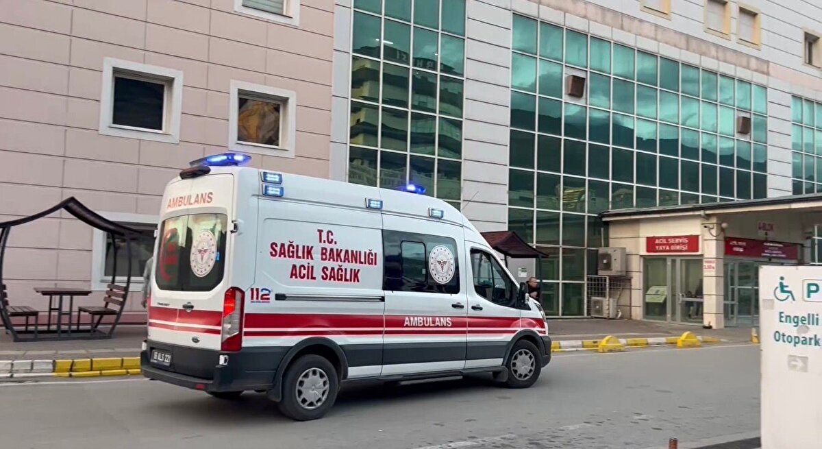 Olay sonrası büyük panik yaşayan veliler, hem okula hem de hastanelere akın etti. Şikâyetçi olan 8 öğrencinin aileleri, polis merkezine giderek resmi başvuruda bulundu.