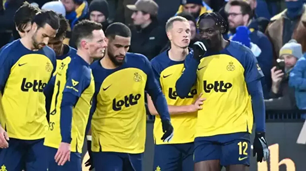 Galatasaray - Union Saint-Gilloise Muhtemel 11'ler<br>Teknik heyetin sahaya sürmeyi planladığı kadrolar şekillenmeye başladı. Galatasaray'da yıldız isimlerin yer aldığı muhtemel 11 şu şekilde:<br><br>Galatasaray: Uğurcan Çakır, Sallai, Sanchez, Abdülkerim Bardakcı, Jakobs, Torreira, Sara, Sane, İlkay Gündoğan, Barış Alper Yılmaz, Icardi.<br><br>Union Saint-Gilloise: Scherpen, Mac Allister, Burgess, Sykes, Patris, Zorgane, Van de Perre, Schoofs, Khalaili, Akinpelu, Rodriguez.