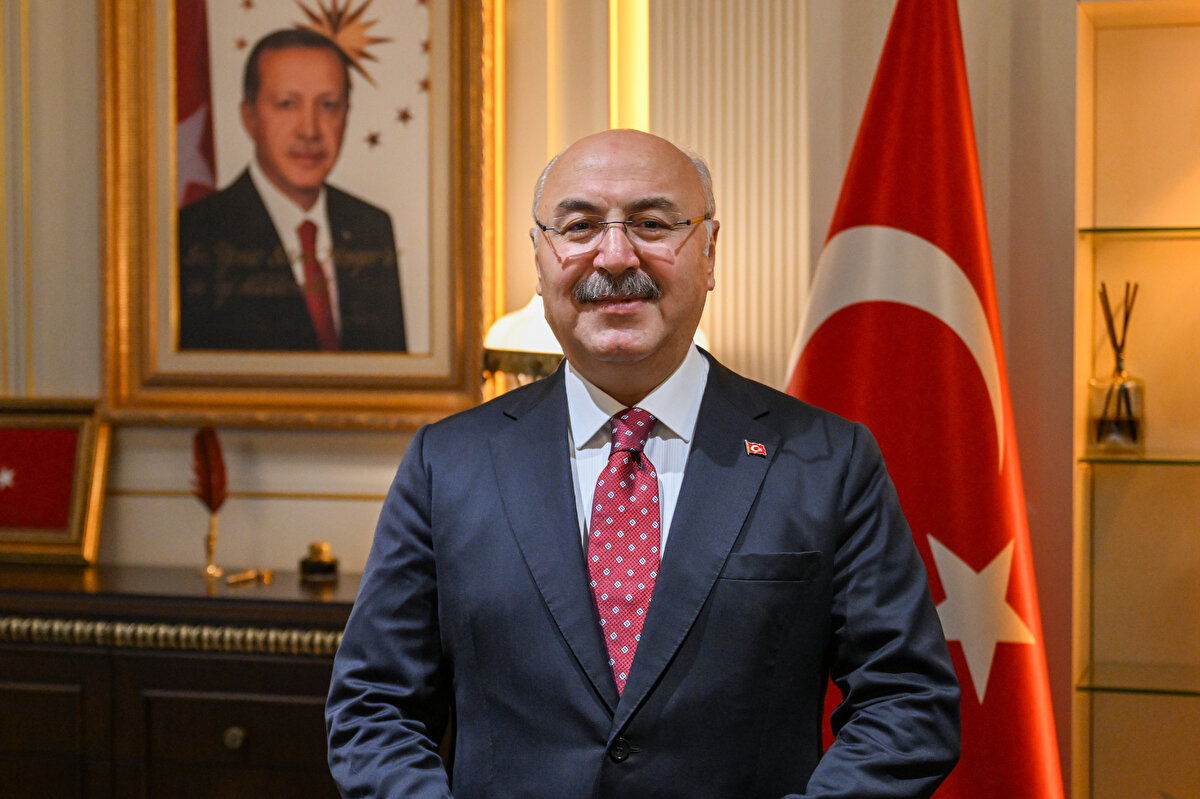 Yaşanan tartışmalar üzerine Adana Valisi Yavuz Selim Köşger de konuya açıklık getirdi. Yapay zekâ analizinin algıya dayalı olduğuna dikkat çeken Köşger, araştırmanın şehrin gerçeklerini yansıtmadığını ifade etti. Adana’nın güçlü yönlerinin daha iyi tanıtılması gerektiğini belirten Vali Köşger, “Bu algıya kapılanların kente gelip yerinde görmelerini istiyoruz. Adana sanıldığı gibi bir şehir değil.” dedi.