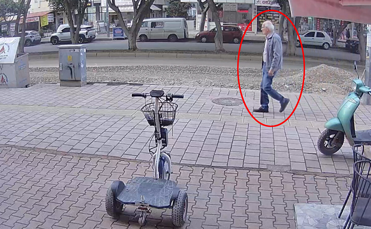 Kepçe geri manevra yaparken çarptı<br>Altyapı çalışmaları sırasında kepçeyi kullanan 37 yaşındaki operatör Erkan G., geri manevra yaptığı sırada Işık’ı fark edemedi. Çevredeki vatandaşların ihbarıyla olay yerine sağlık ve polis ekipleri sevk edildi. Yapılan kontrollerde Okan Işık’ın olay yerinde hayatını kaybettiği belirlendi.