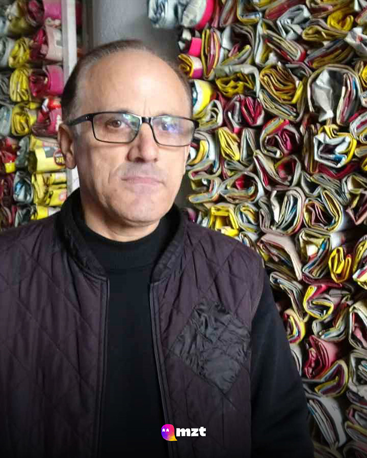 Burdur'da bir çaycı, müşteri ne içtiğini bilsin diye 18 yıldır demleyip sattığı çayların boş paketlerini sergiliyor