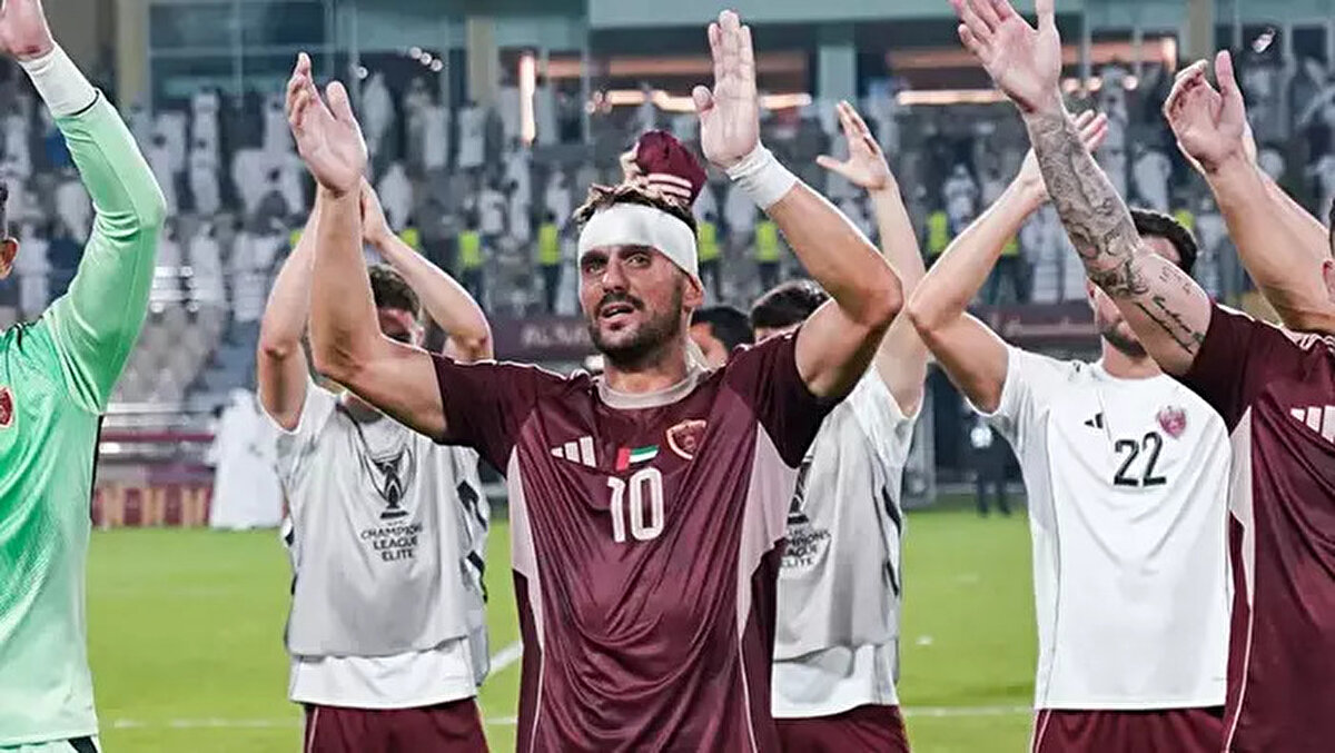 MAÇIN ADAMI OLDU <br><br>Dusan Tadic gösterdiği performansla birlikter maçın adamı ödülünün de sahibi oldu.