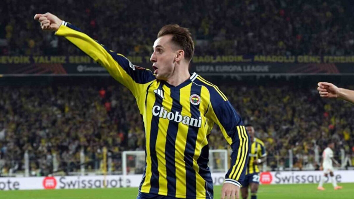 Ben bu konuda açık konuşacağım. Çok beni ilgilendirmiyor, insanlar konuşuyor. Biri için bir şey bulmak istersen bir şey bulursun. Ben takımıma skor katkısı sağlamasam da koşarak bile katkı sağlamak için buradayım. Her futbolcu gol atmak, asist yapmak ister ama atamadığın zaman 'Etkisiz, gol atamadı' olabiliyor. Ben olduğum zaman ekstra böyle şeyler olabiliyor. Benim için hocalarımızın değerlendirmesi önemli. Bu zamana kadar onlardan güzel bir geri dönüş aldığım için ben sadece işime odaklanıyorum.