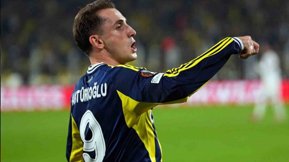 "Bizim şu anda derbiyle ilgili bir düşüncemiz yok. Şu anda tek düşüncemiz yarın ki maç, içeride de derbiyle ilgili bir şey konuşulduğunu duymadım. Tabii ki derbiler çok önemli ama daha ona var. Perşembe gününü güzel bir şekilde atlatalım sonra derbiyi düşünürüz."