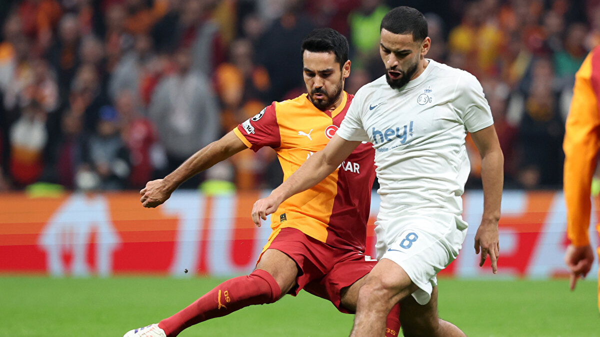 Galatasaray’da Yunus, Osimhen, Lemina ve Singo gibi isimlerin olmaması kadroda bazı problemlere sebep olurken, Jakobs ikinci yarının başında sakatlanarak oyundan çıktı.<br>