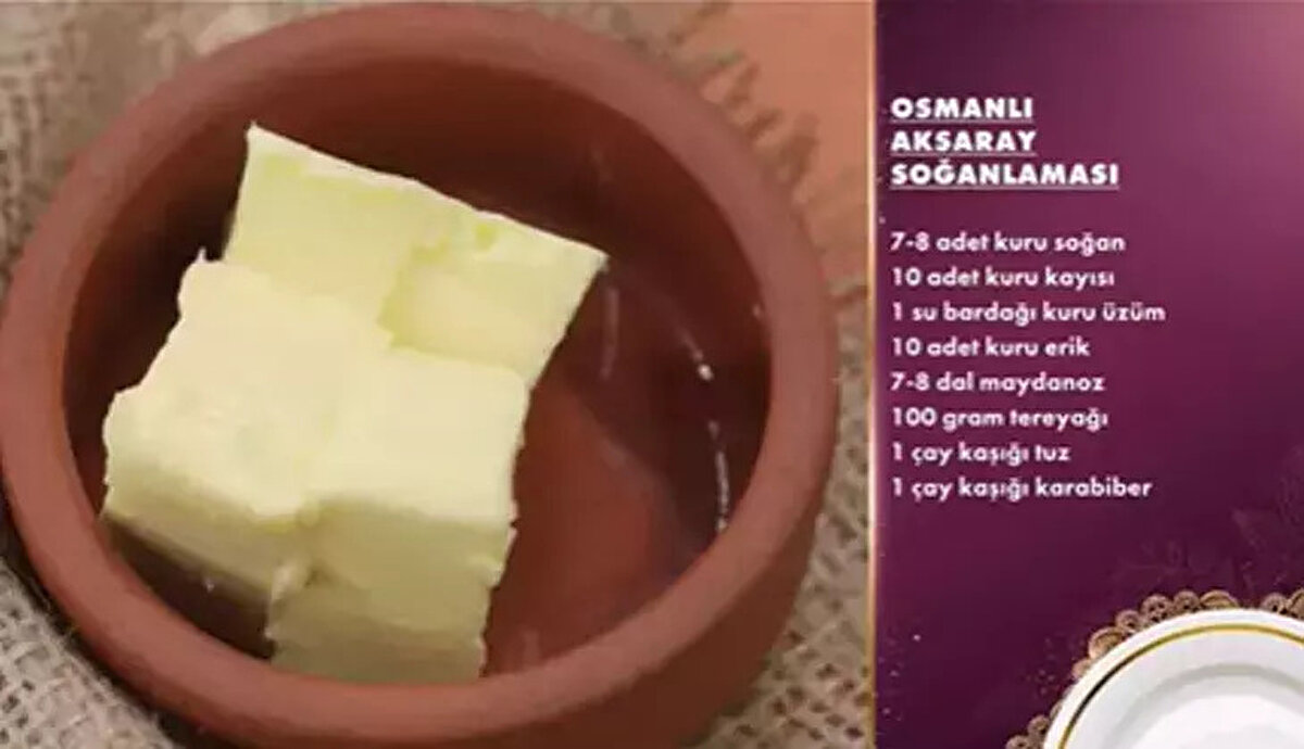 Osmanlı Aksaray Soğanlaması malzemeleri<br><br>Lezzetiyle sofraları şenlendiren bu özel tarif için gerekli malzemeler şöyle:<br><br>İç harcı için:<br><br>7–8 adet kuru soğan<br><br>10 adet kuru kayısı<br><br>1 su bardağı kuru üzüm<br><br>10 adet kuru erik<br><br>7–8 dal maydanoz<br><br>100 gram tereyağı<br><br>1 çay kaşığı tuz<br><br>1 çay kaşığı karabiber<br><br>Hamuru için:<br><br>3 su bardağı un<br><br>1 adet yumurta<br><br>2 yemek kaşığı sıvı yağ<br><br>1 su bardağı su<br><br>1 çay kaşığı tuz