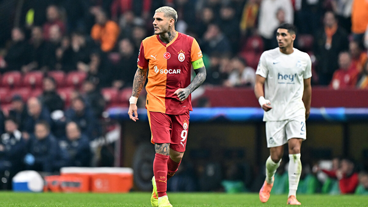 JUVENTUS TEKLİF YAPACAK <br><br>32 yaşındaki golcünün “pahalı fatura”sı, olası bir imzayı şu aşamada zorlaştıran en kritik unsur olarak görülüyor fakat sezon sonunda Galatasaray’ın sözleşme uzatmaması durumunda devreye girip teklif yapacak.