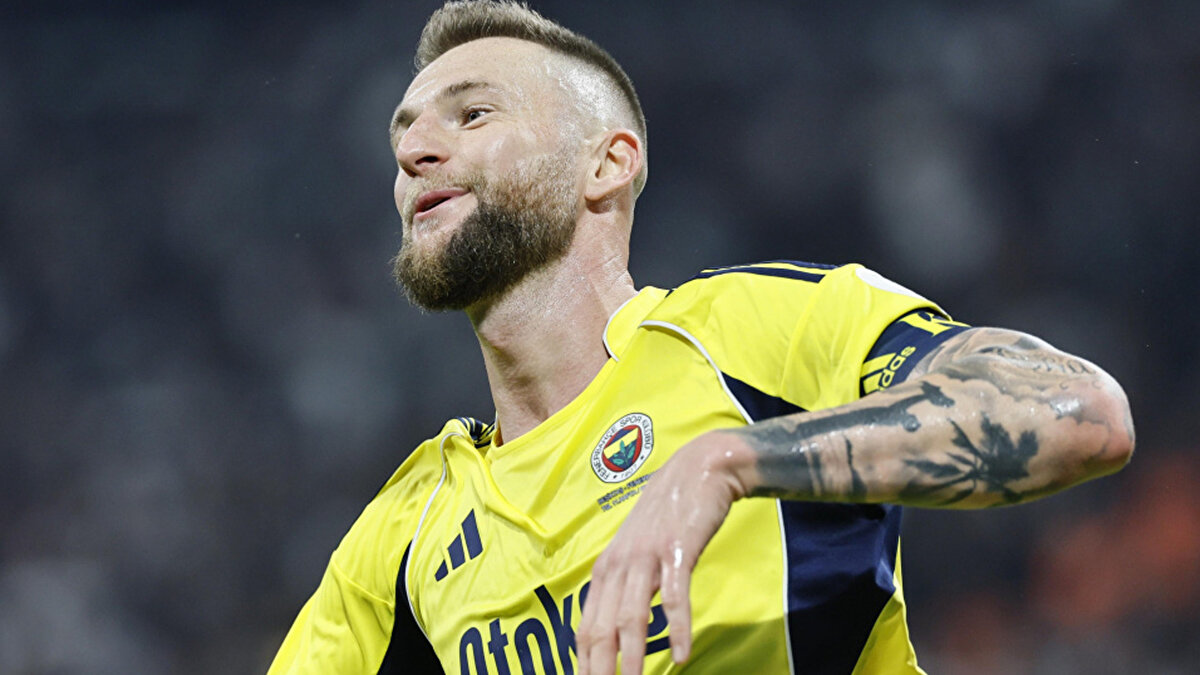 Fenerbahçe’nin savunma hattının vazgeçilmez isimlerinden Milan Skriniar için İtalya'dan teklif geldiği belirtildi.