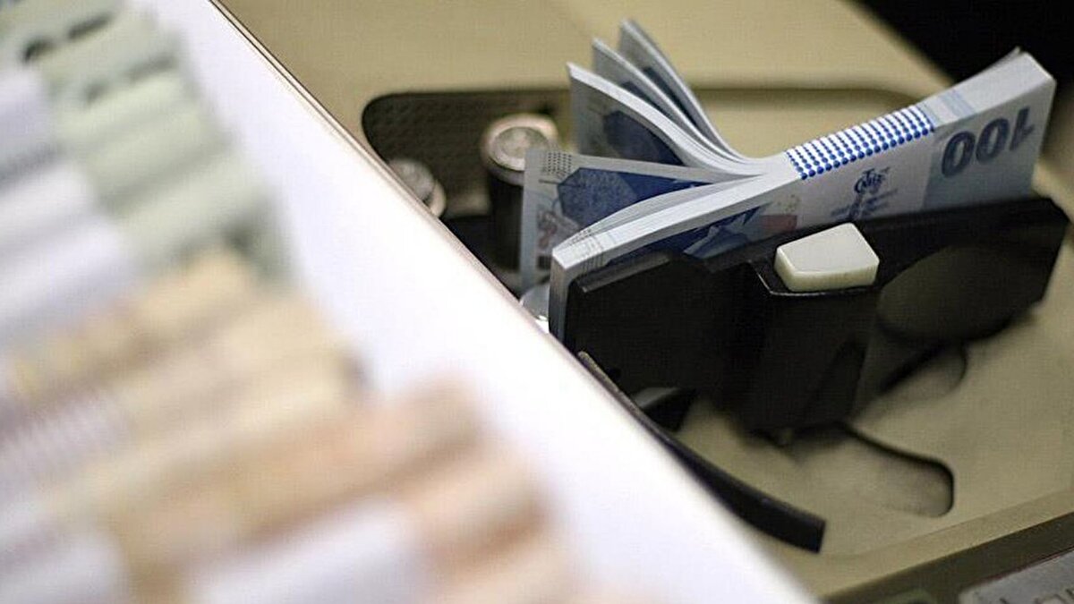 Yeni prim tutarı nasıl hesaplanıyor?<br><br>Bu düzenlemeye göre, aylık ödenecek GSS primi yaklaşık 780 TL’den 1.560 TL’ye yükseldi.  Bu artış, sigortasız vatandaşların sağlık hizmetlerinden yararlanabilmesi için cebinden ödeyecekleri tutarı iki katına çıkardı.