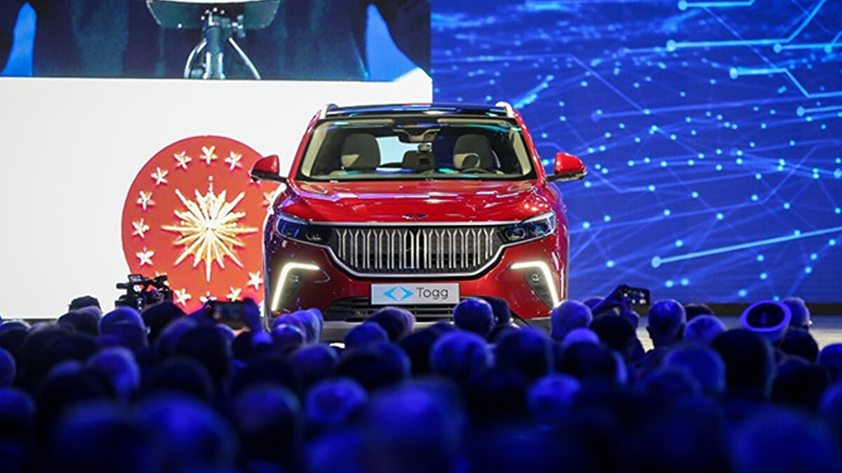 Uluslararası otomobil düzenlemelerinin ele alındığı UNECE WP.29 forumunda FIA’nın sosyal medya paylaşımında Türkiye’nin yerli otomobili Togg dikkat çekti.