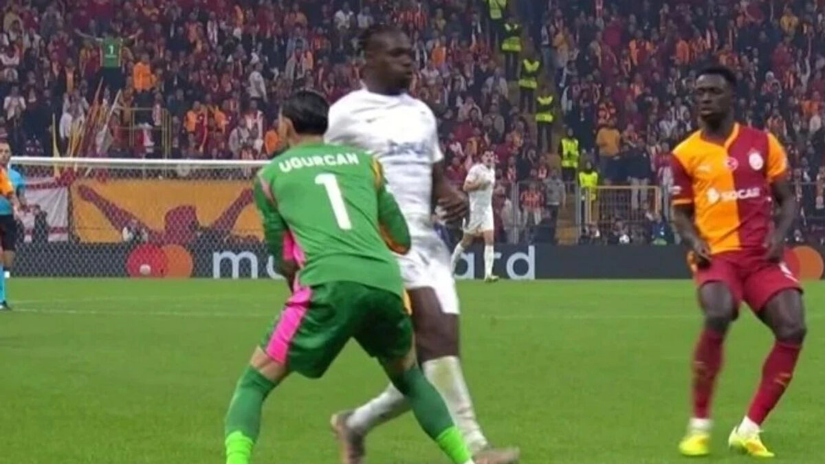 "Neyse ki sakatlanmadı. Ayağa kalktı ve özür diledim."