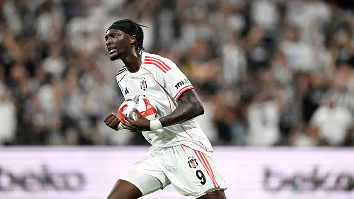 Siyah beyazlı ekibin Abraham'a teklif gelmesi halinde değerlendirmeye alacağı aktarıldı.