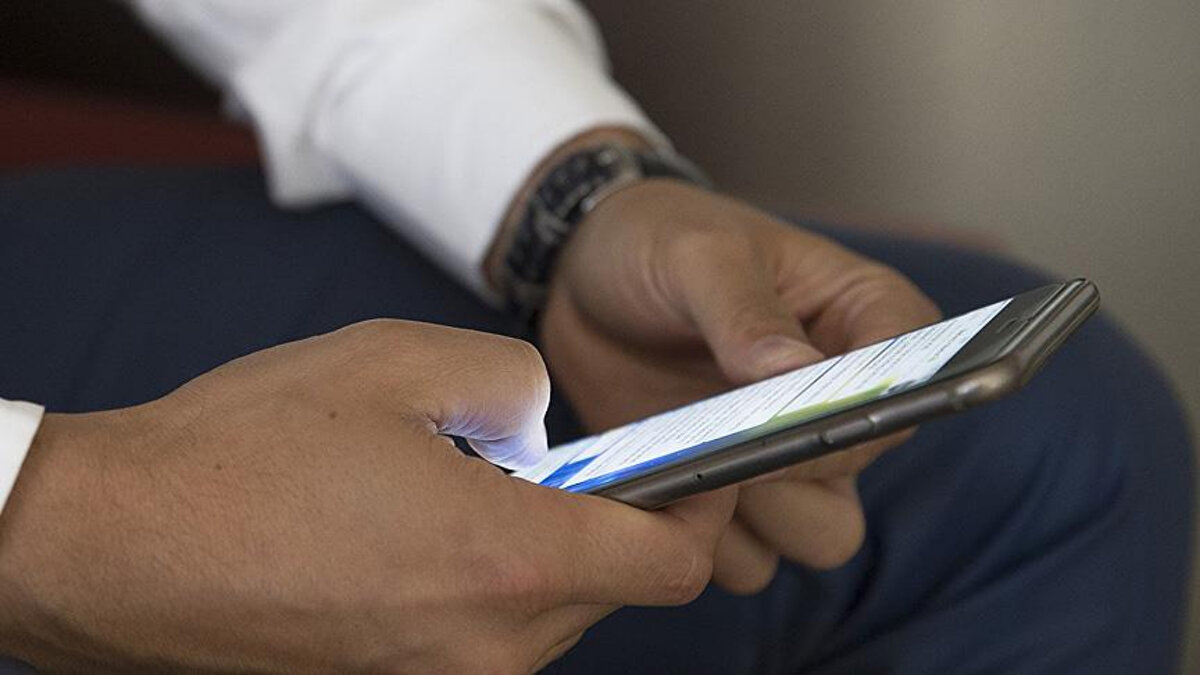 DOLANDIRICILIK İLE BAĞI TESPİT EDİLEN HATLAR<br><br>Dolandırıcılık hırsızlıkla banka veya kredi kartlarının kötüye kullanılması suçlarında kullanıldığı tespit edilen telefon hatlarının şebeke ile bağlantısını da burada kesileceği noktasında bir tedbiri geliştiriyoruz. Yürütülen bir soruşturma veya kavuşturma kapsamında Cumhuriyet Savcısı hakim veya mahkeme tarafından istenilen bilgi veya belgenin 10 gün içinde fiziki veya elektronik ortamına gönderilmemesi halinde banka ve finans kuruluşları ile operatörlere de idari para cezası verilmesini de burada öneriyoruz.