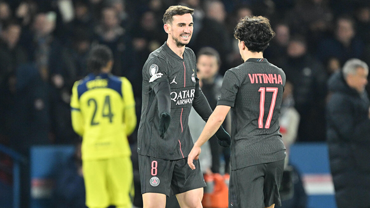 GECENİN 8 GOLLÜ MAÇINDA KAZANAN PSG<br><br>Gecenin en gollü maçında Paris Saint-Germain (PSG), evinde Tottenham'ı konuk etti.  PSG, Vitinha’nın hat-trick yaptığı karşılaşmayı 5-3 kazanarak gecenin en çok gol atan takımı oldu. PSG, 5 maçın 4’ünü kazanarak puanını 12’ye yükseltti. <br>