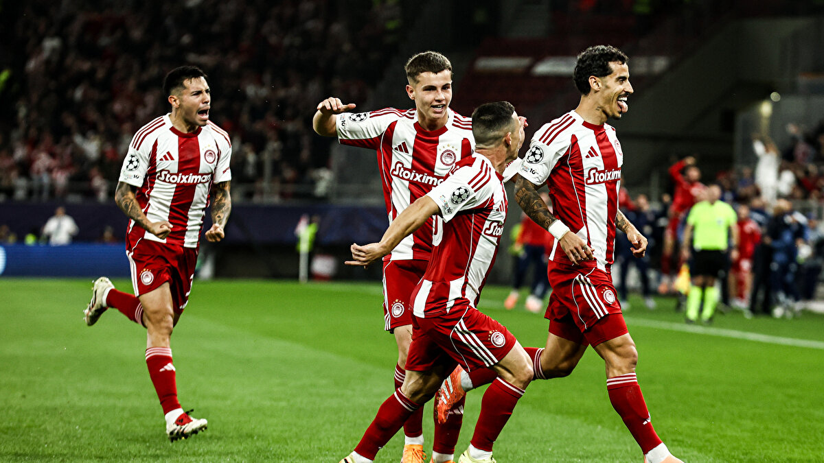 GOL PERDESİNİ OLYMPIAKOS AÇTI <br><br>Kıran kırana geçen maçta Olympiakos 8. dakikada Chiquinho ile 1-0 öne geçti. <br><br>