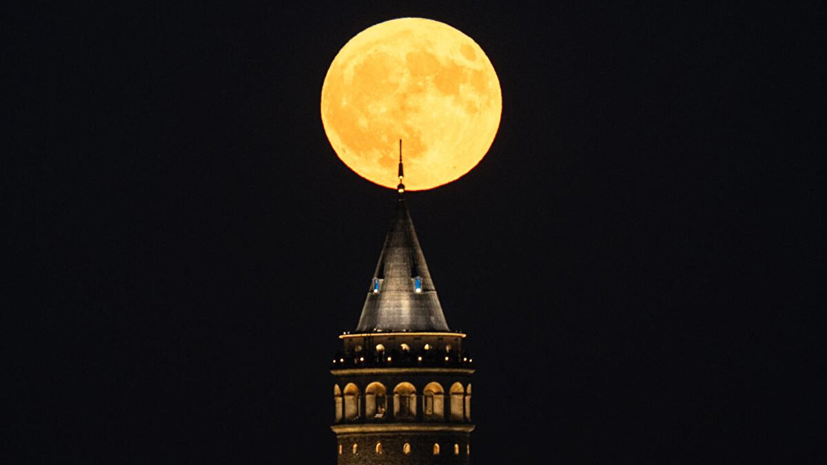 DOLUNAY HANGİ BURÇTA GERÇEKLEŞECEK?<br>2025 Aralık dolunayı, hava elementinin değişken nitelikteki burcu olan İkizler Burcu'nda meydana gelecek.