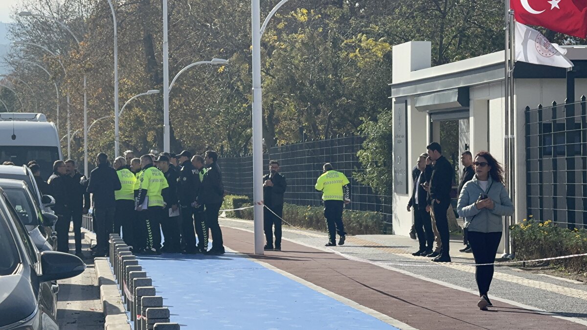 Papa 14. Leo’nun gelişiyle birlikte kalıntılarda yaklaşık 40 kişilik özel bir ayin planlanıyor. Ziyaret kapsamında bazilikanın çevresinde kapsamlı temizlik ve güvenlik önlemleri tamamlandı. İznik Belediye Başkanı Kağan Mehmet Usta, hazırlıkların devlet himayesinde sürdüğünü belirterek, “İznik’in tarihi altyapısı ve misafir ağırlama kapasitesi uzun süredir hazırlanıyor. Papa’yı ilçemizde en iyi şekilde ağırlayacağız” dedi.