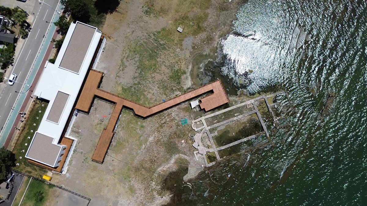 Ziyaretin ilçeye ve Türkiye’ye uluslararası düzeyde turizm katkısı sağlaması bekleniyor. İznik’in tarih boyunca dört büyük imparatorluğa başkentlik yaptığına dikkat çeken Başkan Usta, Hristiyan dünyasının ruhani liderinin ziyareti ile İznik’in inanç turizmi açısından yeni bir döneme gireceğini söyledi. İlçedeki vatandaşlar ve esnaf, etkinliğin hem ekonomik hem de kültürel açıdan olumlu etki oluşturacağını belirtti.