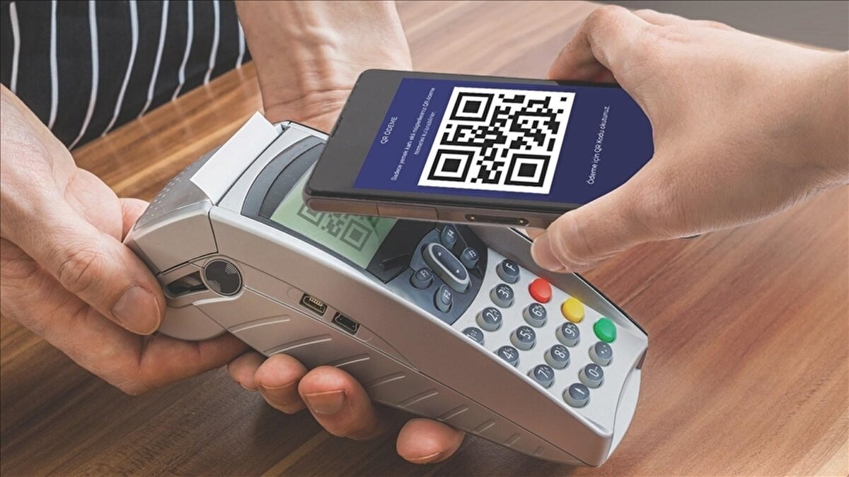 Resmi Gazete’de yayımlanan Vergi Usul Kanunu Tebliği ile 2026 yemek kartı ücreti, yeniden değerleme oranına bağlı olarak 301,2 TL + KDV’ye çıkarıldı. İşverenlerin uyguladığı yemek yardımı istisnası da yeni limite göre güncellendi.