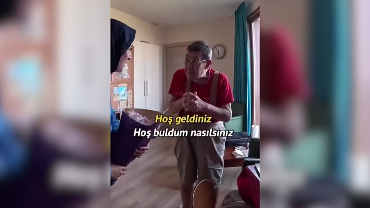 Evinin yıkılmasının ardından huzurevine yerleşti<br>Göktay’ın Fenerbahçe’de bulunan evinin yıkıldığı, ünlü sanatçının ise Maltepe’deki bir huzurevinde yaşamını sürdürdüğü öğrenildi. Kariyeri boyunca 22 müzikal ve 10 çocuk oyunu da dahil olmak üzere toplam 100 oyunda sahne alan usta isim, 79 yaşında olmasına rağmen Türk tiyatrosundaki etkisini koruyor.