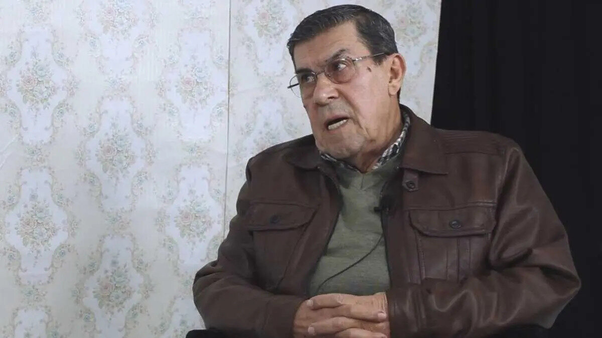 Sevenlerinden duygusal mesajlar<br>Göktay’ın son görüntülerine yapılan yorumlarda, “Büyük bir usta, çok üzücü”, “Zihni hocamı bu halde görmek içimi acıttı” ve “Tiyatroya ömrünü vermiş bir isim, sağlıkla yaşasın” gibi ifadeler dikkat çekti.