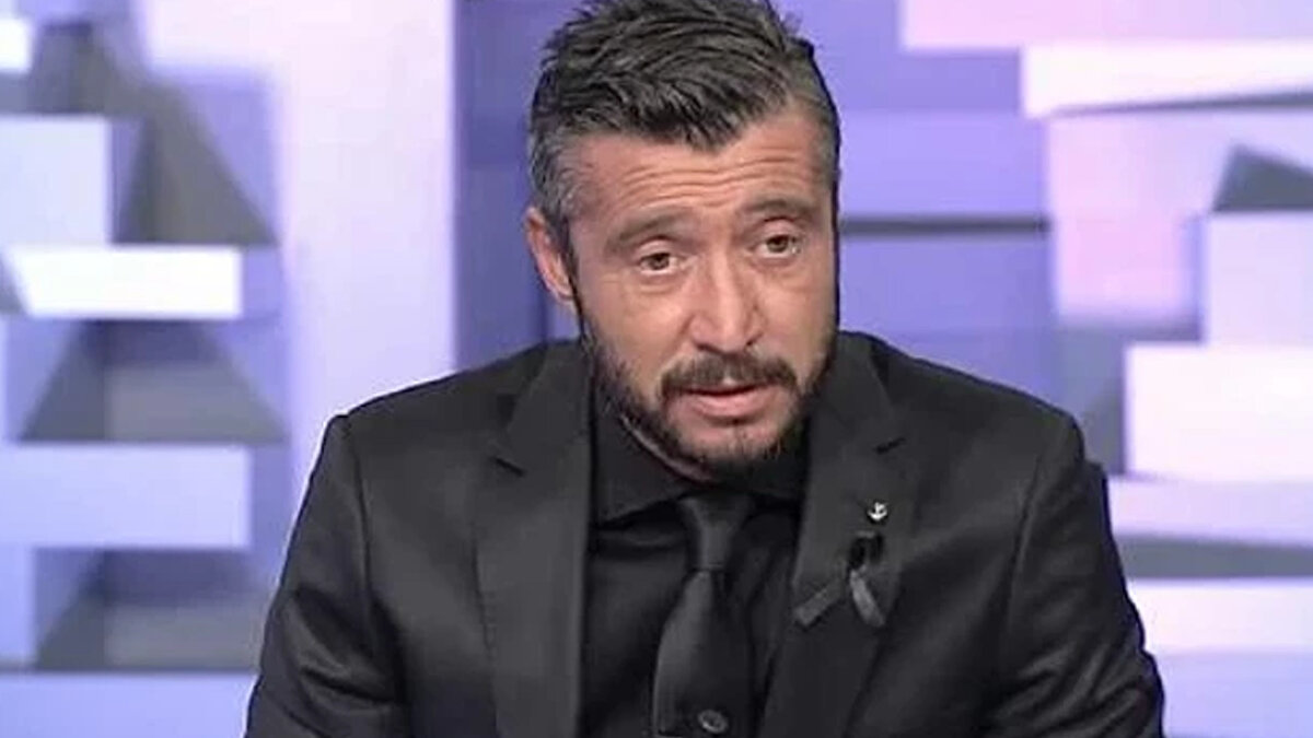 "Dolayısıyla rotasyonlu derbiyi düşünen bir kadro çıkarmış Tedesco. Tam kadroda değil. Oynayacaklar var hafta pazartesi günü. Oynamayacaklar var. Böyle bir kadro tercihiyle de maçı hasarsız, kazasız belasız kazanabilirim ya da kayıpsız geçebilirim kadrosu. Oyun da tam öyle oldu."