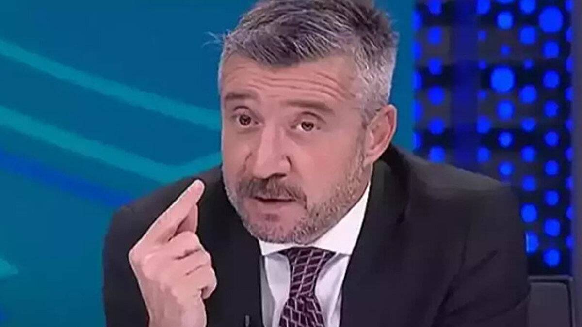 "Bu arada iyi bir takıma karşı oynadı Fenerbahçe. Yani ayağı top yapan, yıldızı yok ama işte Yusuf Dele'yi çok beğendim. Niye almıyoruz mesela böyle oyuncuyu? Niye getirmiyoruz Türkiye'ye yani? Peki oradan 300-400.000 bin liraya bulursun bunu. Ama biz illa 30 milyon euroluk oyuncu alıyoruz."