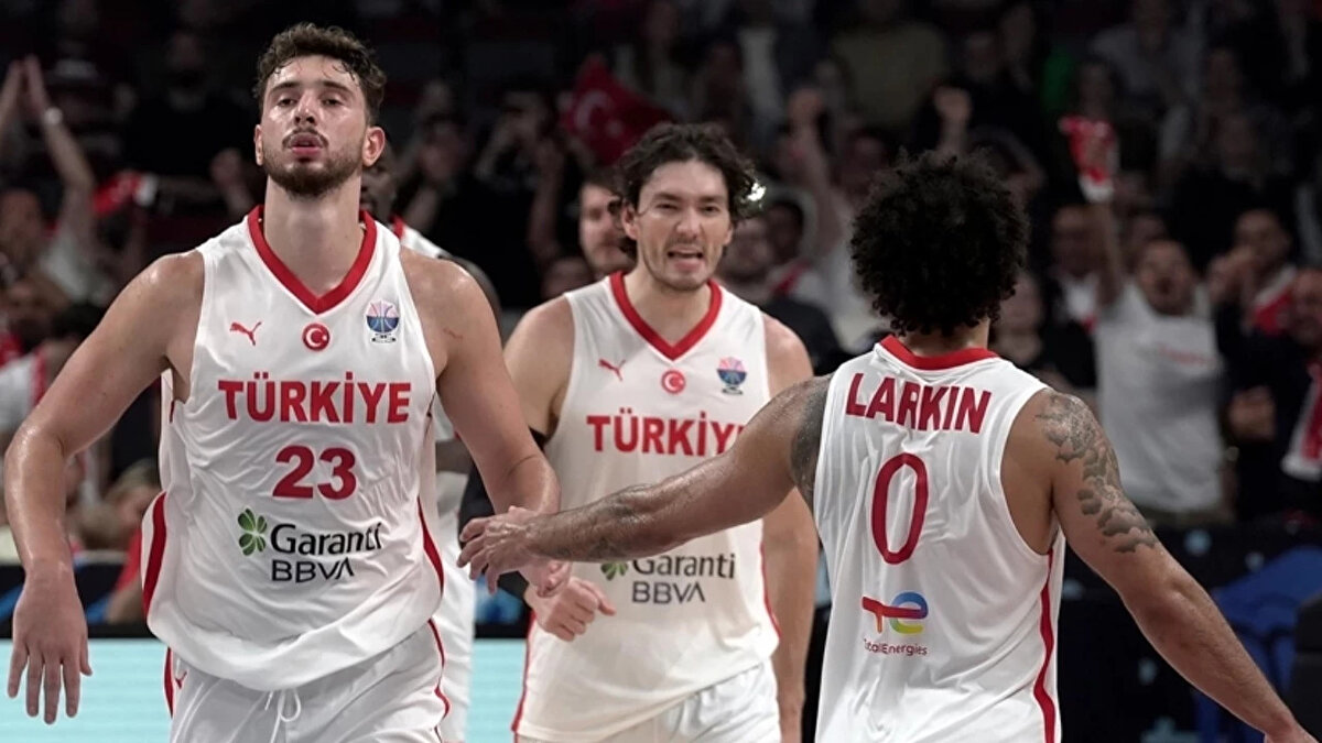 FIBA 2027 Dünya Kupası ne zaman yapılacak?<br><br>FIBA 2027 Dünya Kupası, 27 Ağustos – 12 Eylül 2027 tarihlerinde Katar’ın ev sahipliğinde düzenlenecek. Eleme turu için kura çekimi Doha’da gerçekleşti.