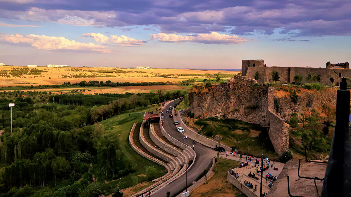 3. 🇹🇷 Diyarbakır<br>M.Ö. 8.000