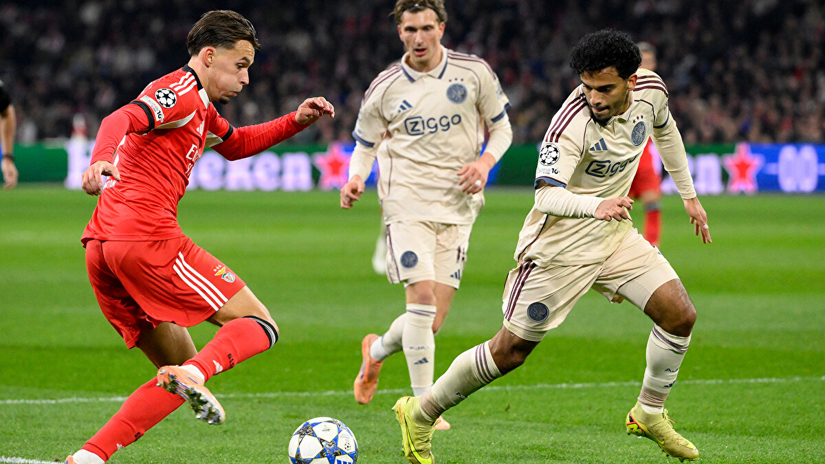 7- Ajax - Benfica: 51.154 