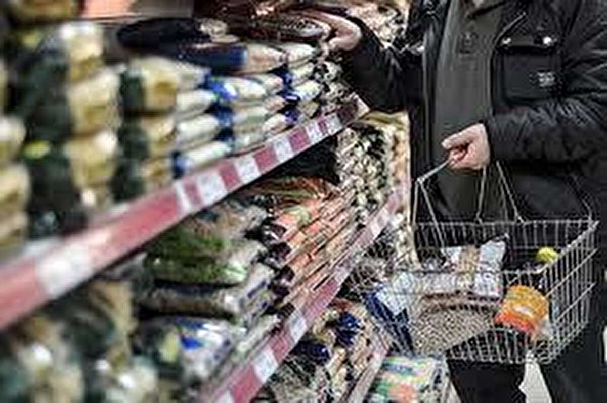 Gıda enflasyonu aylık yüzde 4,98 arttı<br><br>Başkent Ankara’daki market fiyatları üzerinden hesaplanan gıda enflasyonu, bir önceki aya göre yüzde 4,98 yükseldi. Yıllık ortalama artış ise yüzde 40,27 olarak kayıtlara geçti.