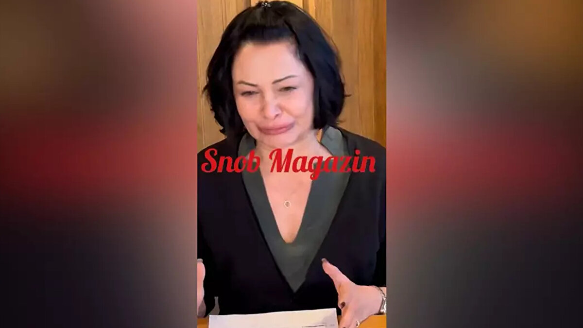 EVRİM AKIN İLK KEZ KONUŞTU, GÖZYAŞLARINA HAKİM OLAMADI<br><br>Bu gelişmelerin ardından Evrim Akın sessizliğini bozdu. Avukatları aracılığıyla yapılan ilk duyurunun ardından Akın, bu kez kendisi konuştu ve duygusal bir açıklama yaptı: