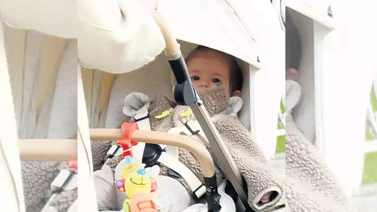 Yazları Ayvalık’ta, fırsat buldukça kışın da orada<br><br>Oyuncu, yaz aylarının neredeyse tamamını Ayvalık’taki otelde geçirdiklerini, kış döneminde ise iş durumuna göre sık sık bölgeye gittiklerini ifade ediyor. Biricik, böylece hem İstanbul’daki mesleki sorumluluklarını sürdürebildiğini hem de Luna’nın doğayla temas eden, daha sakin ve kontrollü bir çevrede büyümesini sağlayabildiğini söylüyor.