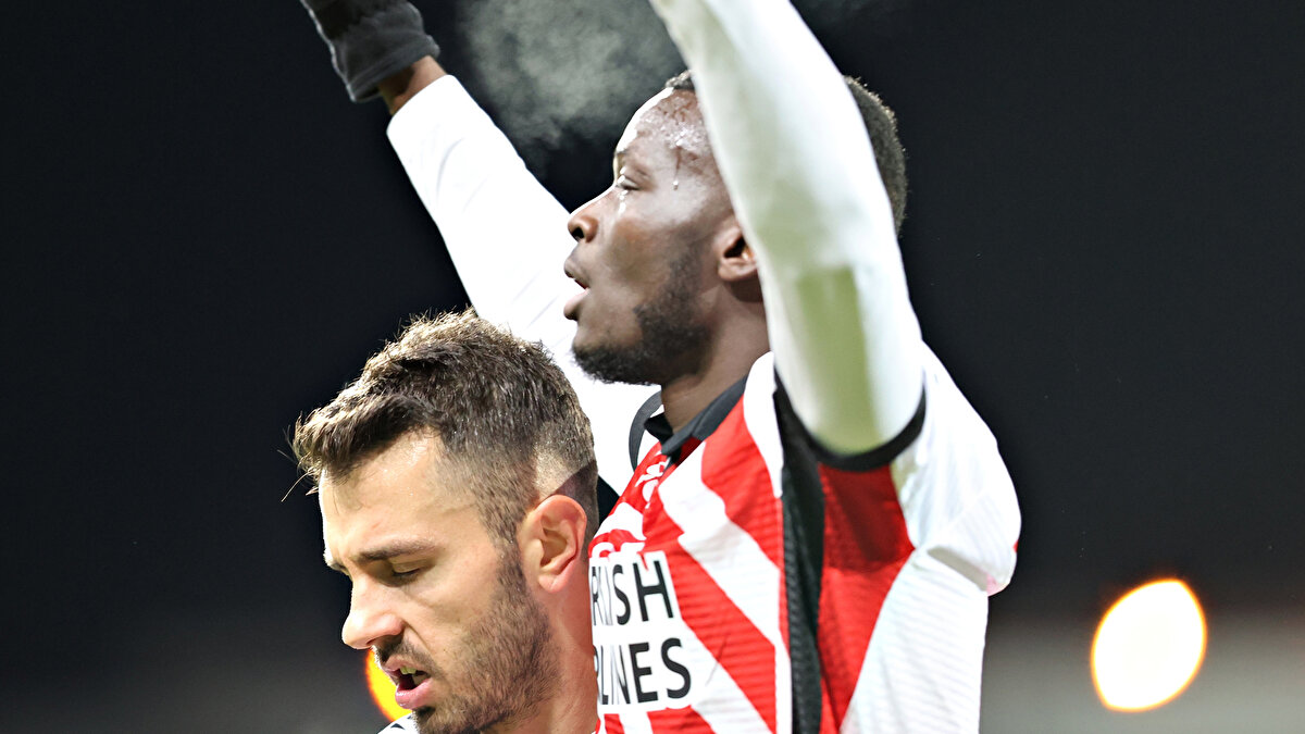 SAMSUNSPOR NAMAĞLUP DEVAM<br><br>Konferans Ligi'nde yoluna namağlup bir şekilde devam eden temsilcimiz Samsunspor ise zorlu İzlanda deplasmanında Breidablik ilk 2-2 berabere kaldı. 