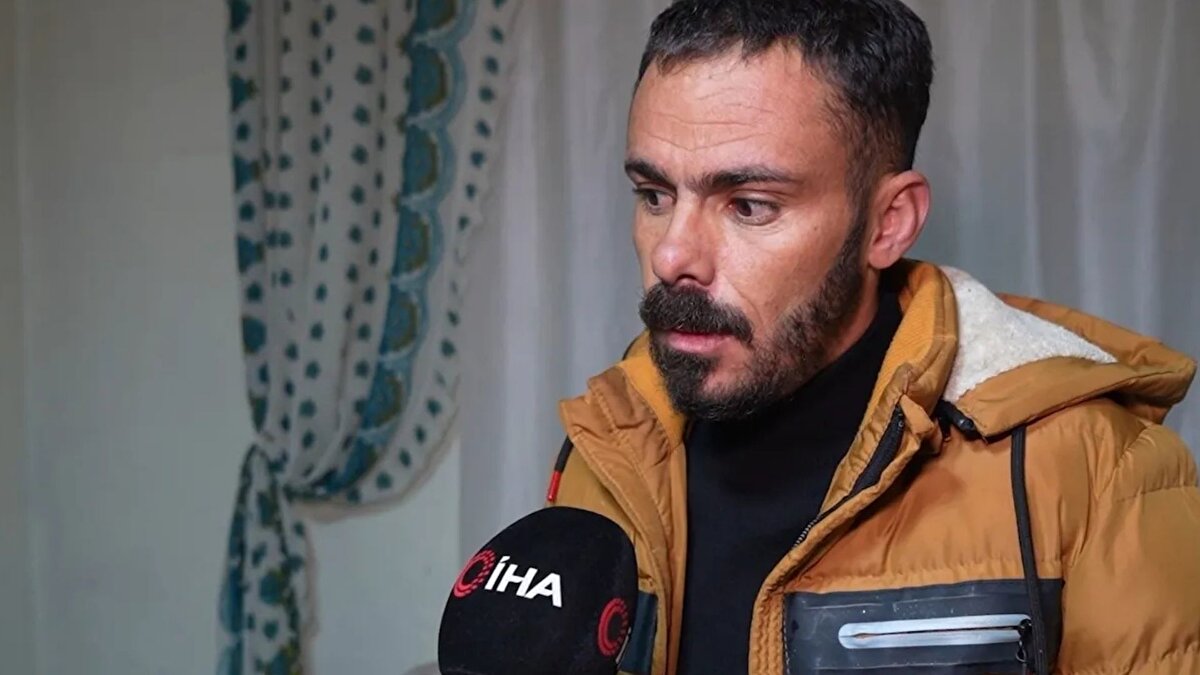 Kırıkkale Keskin’de yaşayan 34 yaşındaki Adem Gürler, banka hesabına girdiğinde ekranında 55 milyon TL görünce büyük şaşkınlık yaşadı. Gürler, aslında arkadaşının gönderdiği 6 bin 750 TL’yi kontrol etmek için uygulamaya giriş yaptığını ve milyonlarca lirayı görünce neye uğradığını şaşırdığını belirtti.