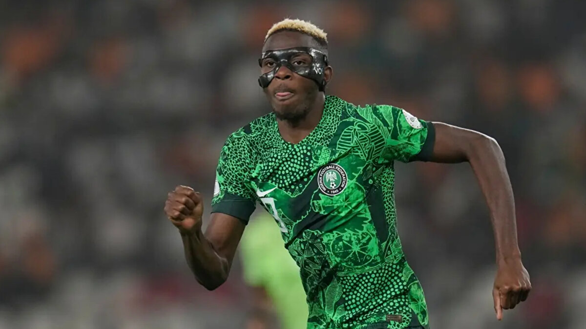 Buruk'un eleştirilerinin de bu sebeple olduğu belirtiliyor. Yıldız oyuncu  yaşadığı sakatlıklar nedeni ile 3 maç kaçırdı. 