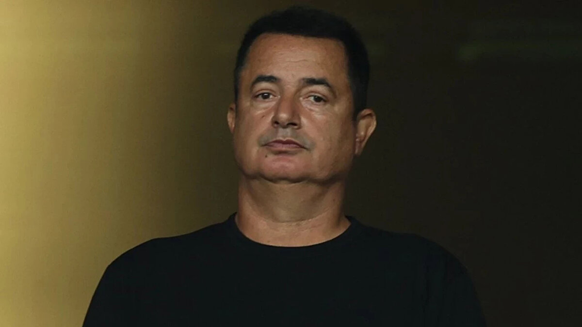 Yılbaşı sahnesi için teklif götürüldü<br><br>Soytürk’e, her yıl büyük ilgi gören “O Ses Türkiye Yılbaşı” özel programı için yapım ekibi tarafından davet gönderildi. Ses yeteneğiyle de bilinen genç oyuncunun teklife olumlu yanıt verdiği öğrenildi.