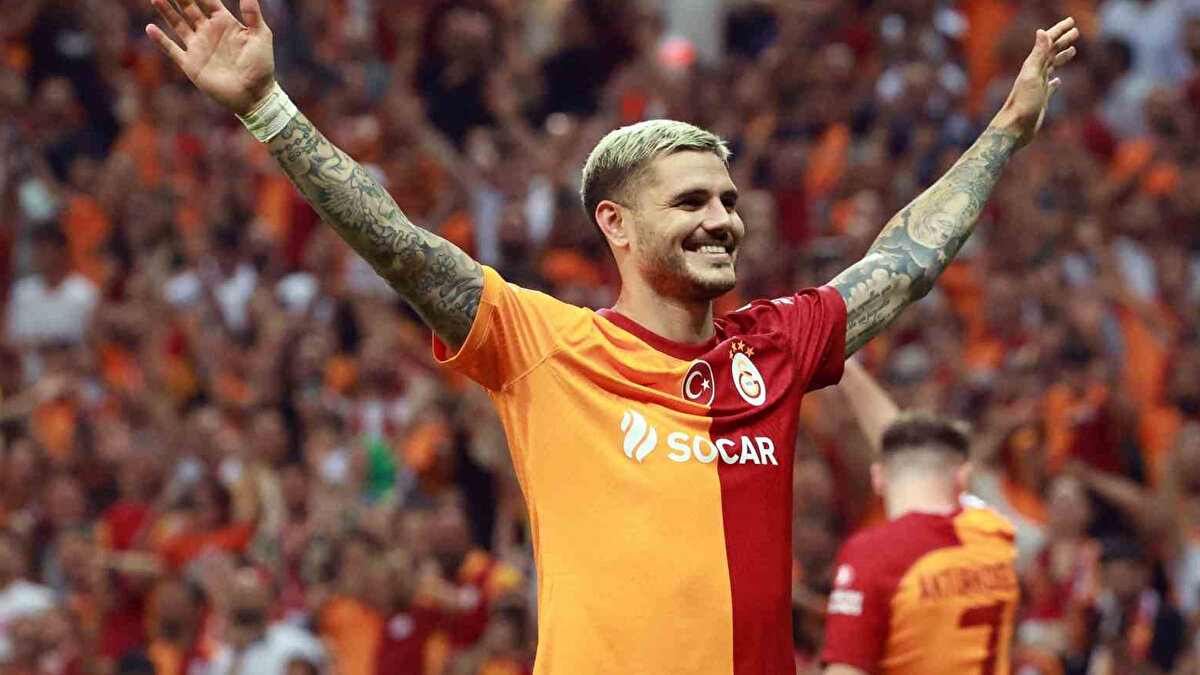 Icardi'ye kızlarını gösterme konusunda sık sık sorun çıkaran Wanda Nara sonunda inadını kırmış ve milli ara nedeniyle ülkesi Arjantin'e giden Icardi'nin 4 gün boyunca kızlarıyla vakit geçirmesine onay vermişti. 