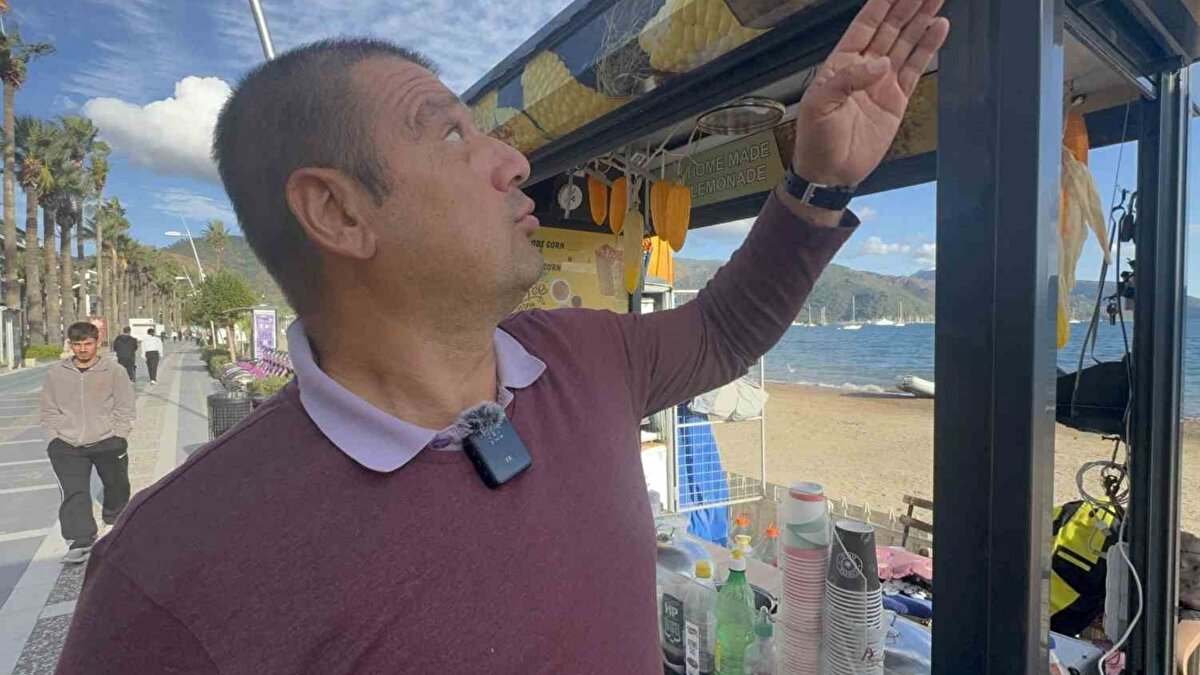 Silahlı saldırıdan ağır yaralı kurtuldu.<br><br>Övet, 2014 yılında motosikletiyle seyir halindeyken bir transfer aracının çarpması sonucu ağır yaralandı. Akciğerlerinde hasar, beyin ödemi ve kırıklar yaşadı; bağırsaklarının bir kısmı ameliyatla alındı. 78 gün yoğun bakımda kalan Övet, bu olaydan sonra yüzde 79 engelli raporuyla emekli edildi.<br><br>2008’de sipariş verdiği iş yerindeki tartışmanın büyümesi üzerine pompalı tüfekle vurulan Övet’in bedenine 15 domdom kurşunu isabet etti. 60 gün yoğun bakımda kalan Övet’in vücudundan 10 kurşun çıkarıldı. Kasık bölgesindeki 5 kurşun ise çıkarılamadığından ömür boyu vücudunda kalacak.