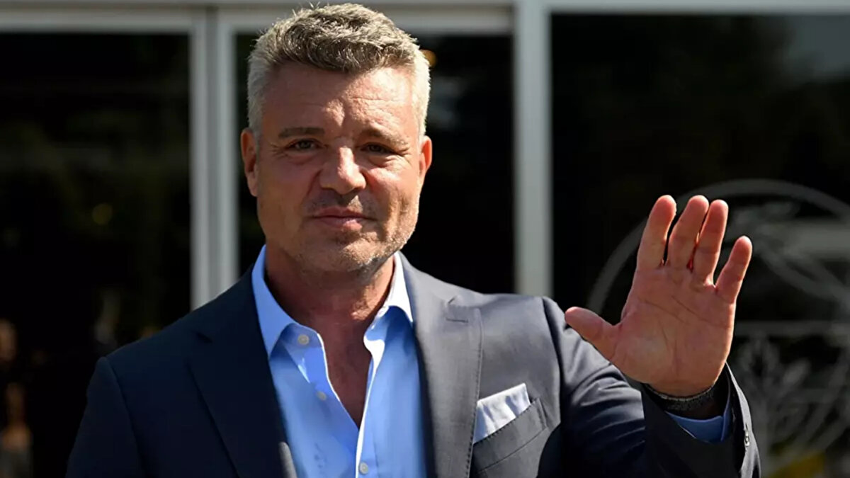 DURSUN ÖZBEK REDDETTİ<br><br>Dursun Özbek ise Sadettin Saran'ın derbi davetini nazik bir biçimde geri çevirdi.