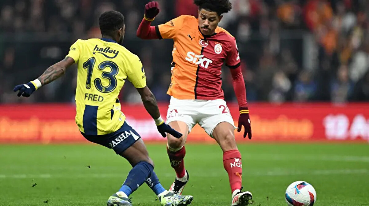 Süper Lig'in 14. haftasında 1 Aralık Pazartesi akşamı oynanacak Fenerbahçe-Galatasaray derbisi saat 20:00'de başlayacak.<br><br>