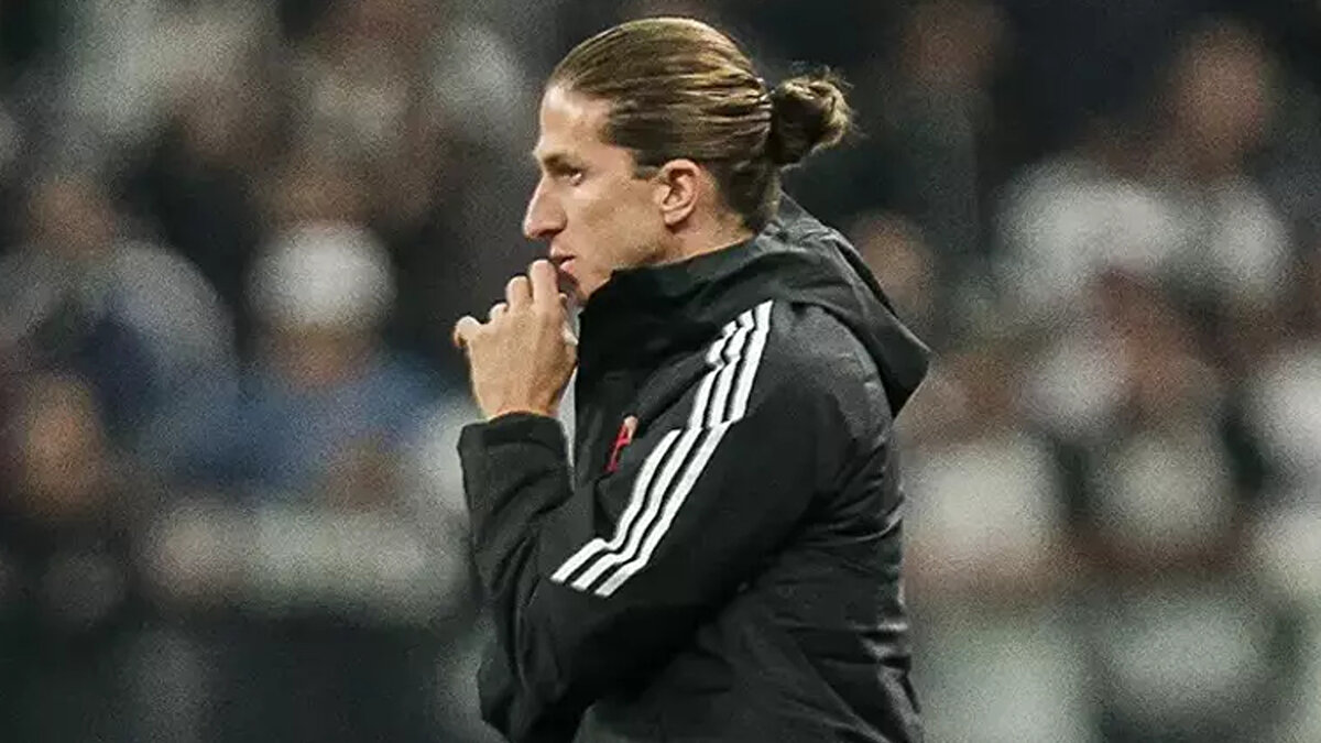 Luis, teknik direktörlüğe Flamengo U20 takımıyla başladı ve ilk şampiyonluğunu U20 Kıtalararası Kupası ile aldı.