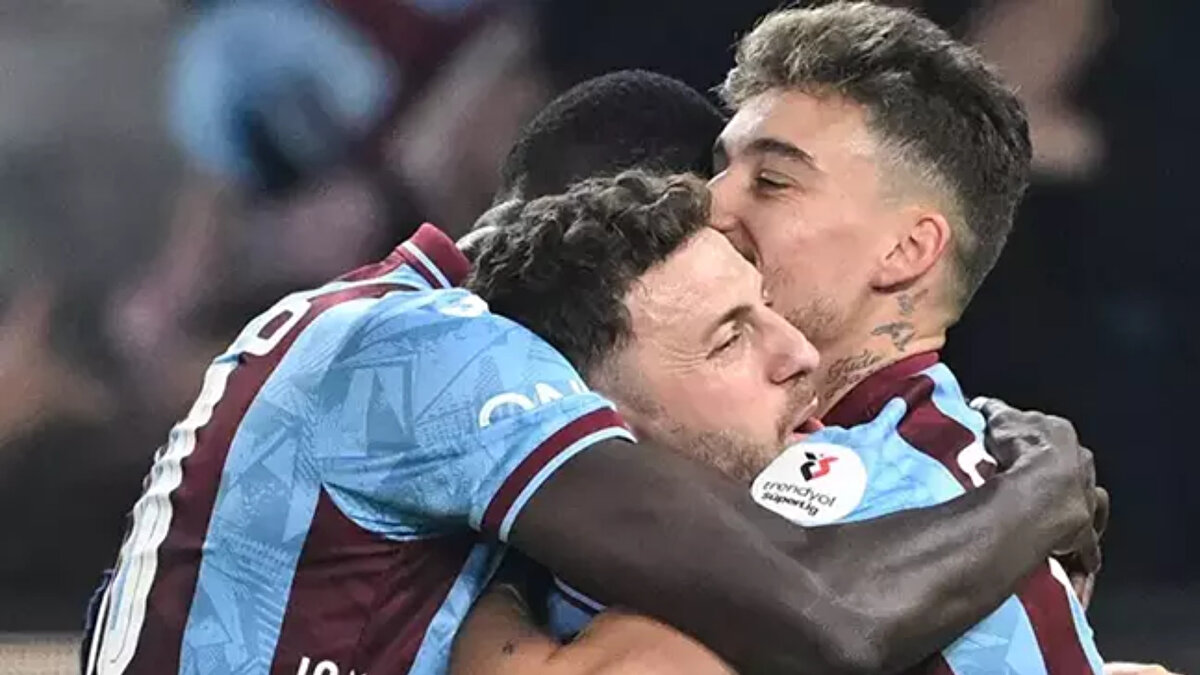 Trio ekibi, yayıncı kuruluşta müsabakanın tartışmalı pozisyonlarını değerlendirdi.