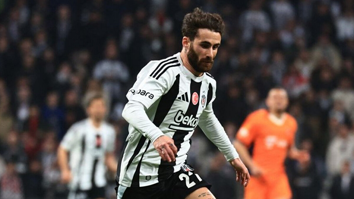 Futbolseverlerin merak ettiği Rafa Silva ile ilgili Kılıç, “Rafa Silva çalışıyor. Biraz antrenman eksiği var. Kazanacağız diye düşünüyoruz.” ifadelerini kullandı.