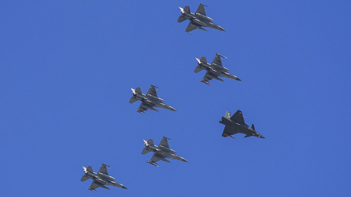 Başlangıçtan bugüne tüm projelerini öz kaynakları ile yürüten Baykar, 2003 yılındaki İHA AR-GE sürecinin başlangıcından itibaren tüm gelirlerinin yüzde 83'ünü ihracattan elde etti. 2023'te 1,8 milyar dolarlık ihracat yapan Baykar, Türkiye'deki tüm sektörlerde en fazla ihracat gerçekleştiren ilk 10 firma arasında yer aldı. Dünya insansız hava aracı ihracat pazarının en büyük firması olan Baykar, 2024 yılında da küresel ölçekteki başarısını sürdürdü ve gelirlerinin yüzde 90'ını ihracattan elde ederek 1,8 milyar dolarlık ihracat gerçekleştirdi.