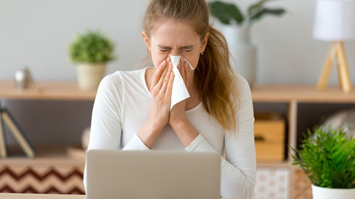 Eğer bu sıvı beyin omurilik sıvısıysa dış ortamla temas ettiği için menenjit gelişme riski doğuyor” ifadelerini kullandı.