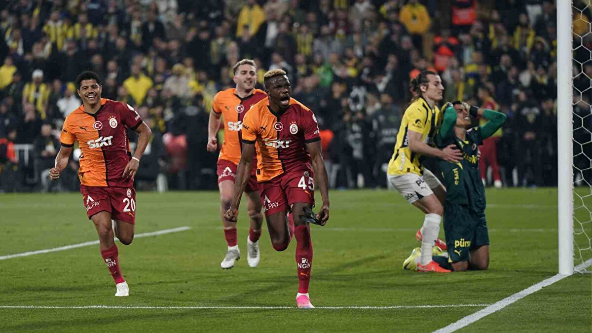 ChatGPT: Süper Lig'in iki en iyi takımı karşı karşıyageliyor. Zor bir maç olacağını düşünüyorum. <br><br>'ÇOK YÜKSEK SKOR BEKLEMİYORUM'<br><br>1–1 beraberliği ya da 0–0  1–1 aralığı (gol var ama çok yüksek skorlu değil) görüyorum. Ancak kazanan çıkacaksa — Galatasaray’ın 1–2’lik galibiyeti sürpriz olmaz.<br>